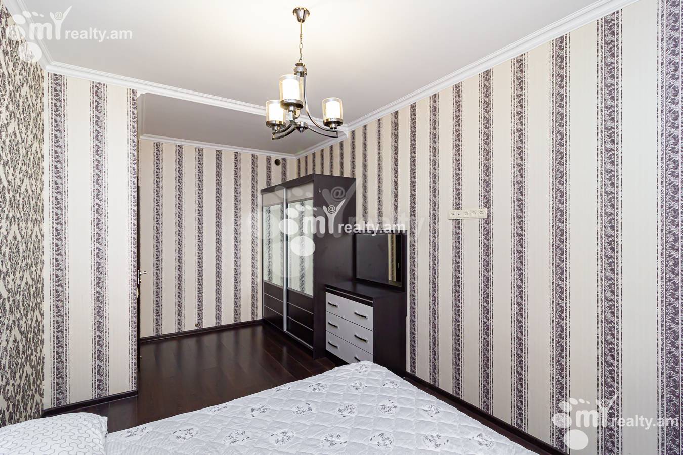 Купить 3 комнатную квартиру Амирян ул, Центр Ереван, 152754