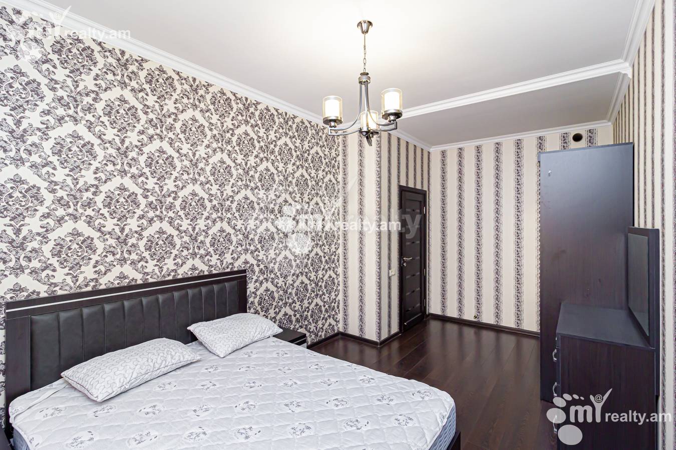 Купить 3 комнатную квартиру Амирян ул, Центр Ереван, 152754