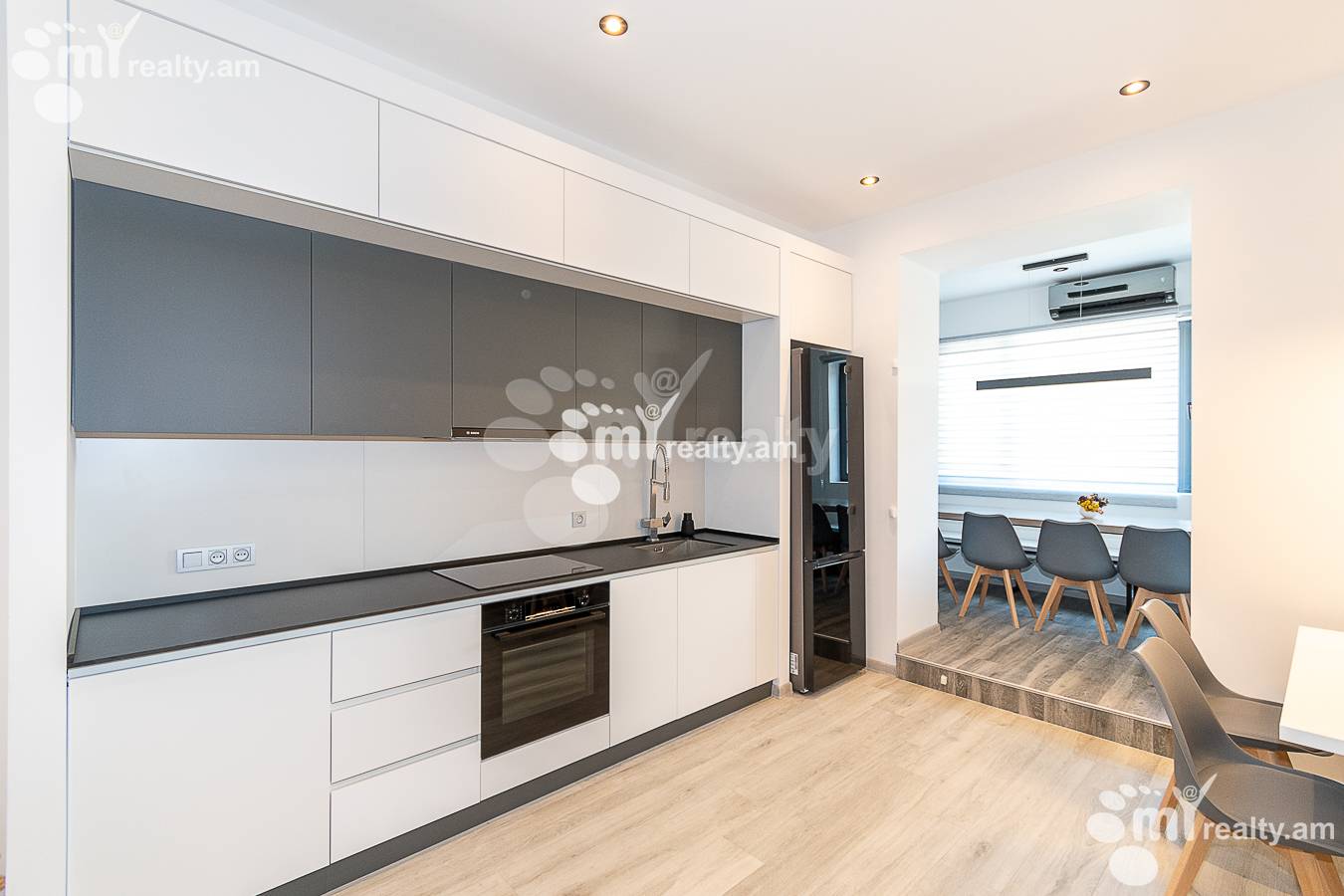 3 bedroom apartment for sale Tigran Mets Ave, Center Yerevan, 144516