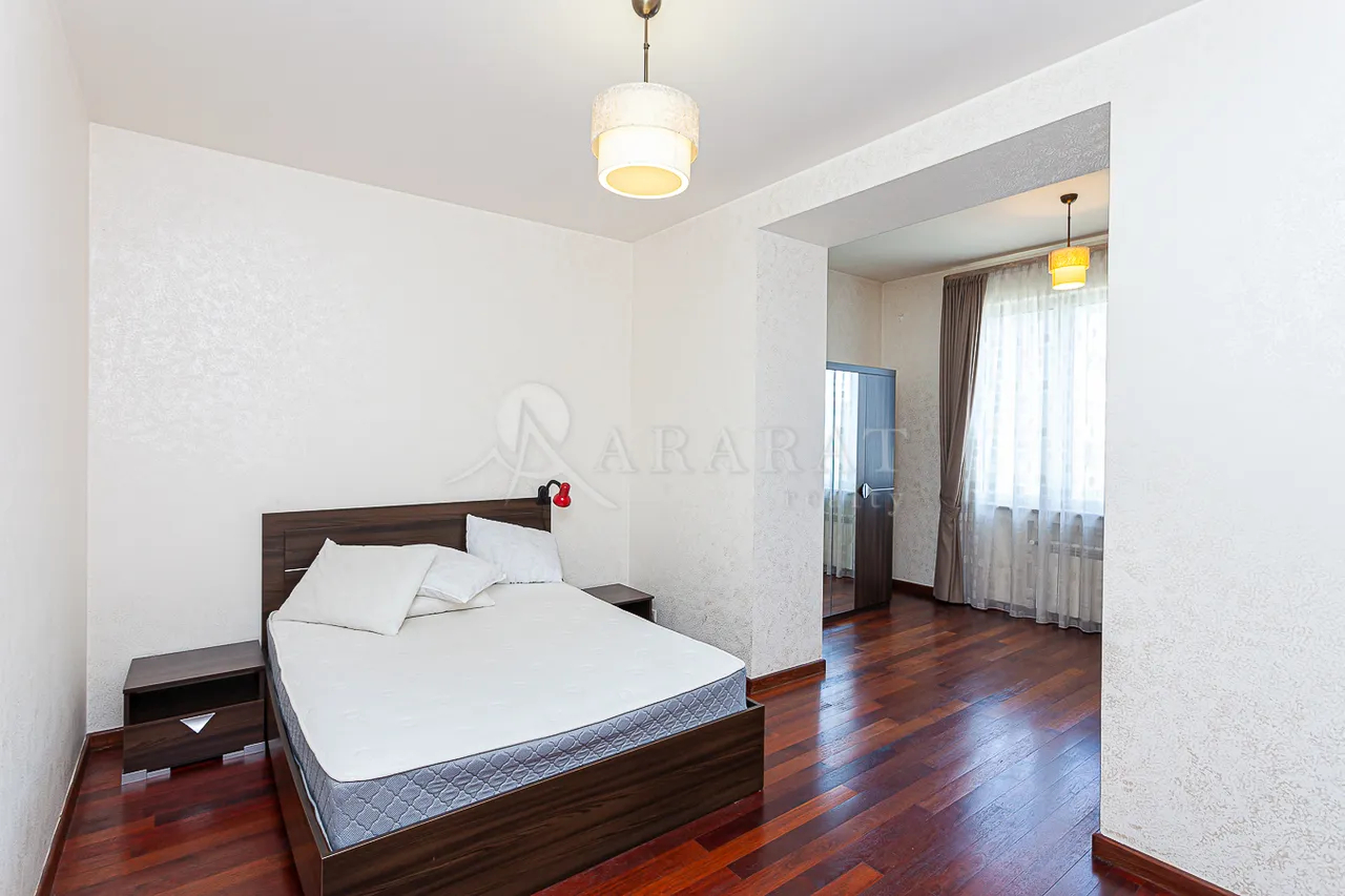 3 bedroom apartment for rent Tamanyan St, Center Yerevan, 158976