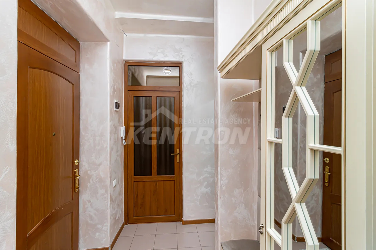 2 սենյականոց բնակարան  Գ.Լուսավորիչ փող, Կենտրոն Երևան, 158964