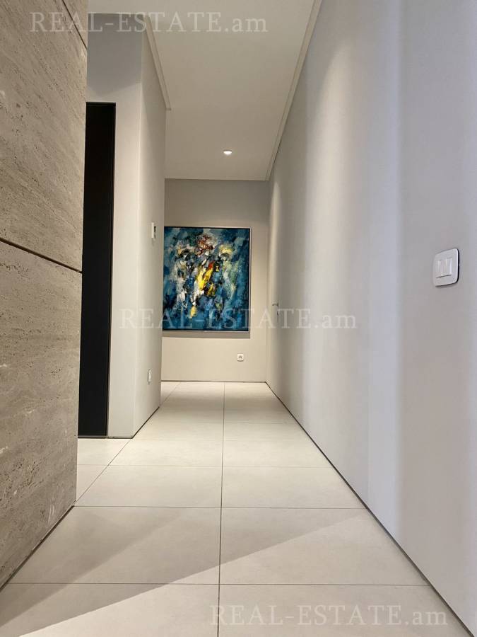 Купить 4 комнатную квартиру Антараин ул, Центр Ереван, 107579