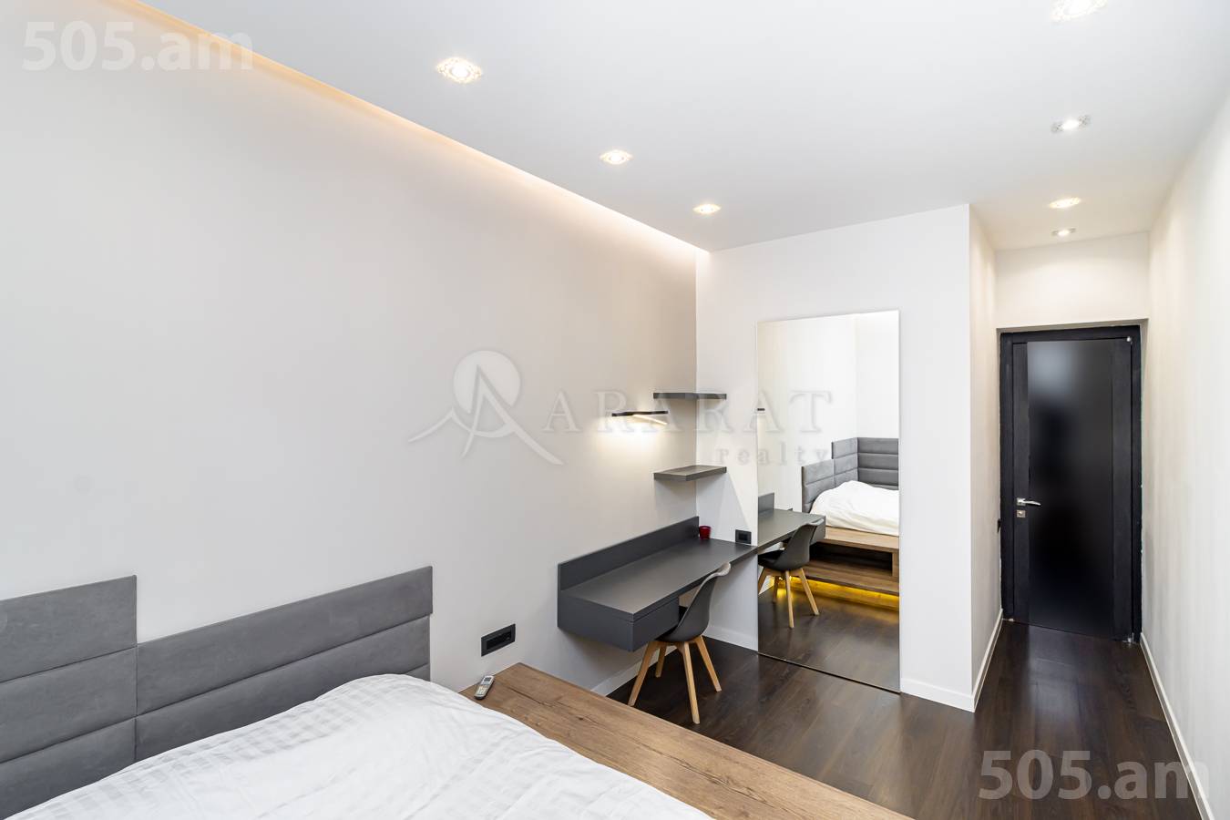 Купить 2 комнатную квартиру Амирян ул, Центр Ереван, 153533
