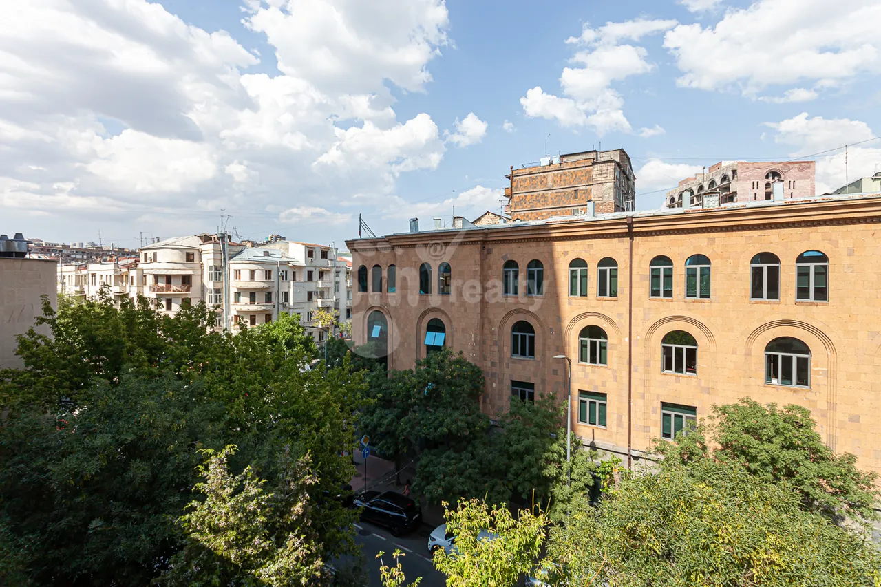 4 bedroom apartment for rent Vardanants St, Center Yerevan, 161364