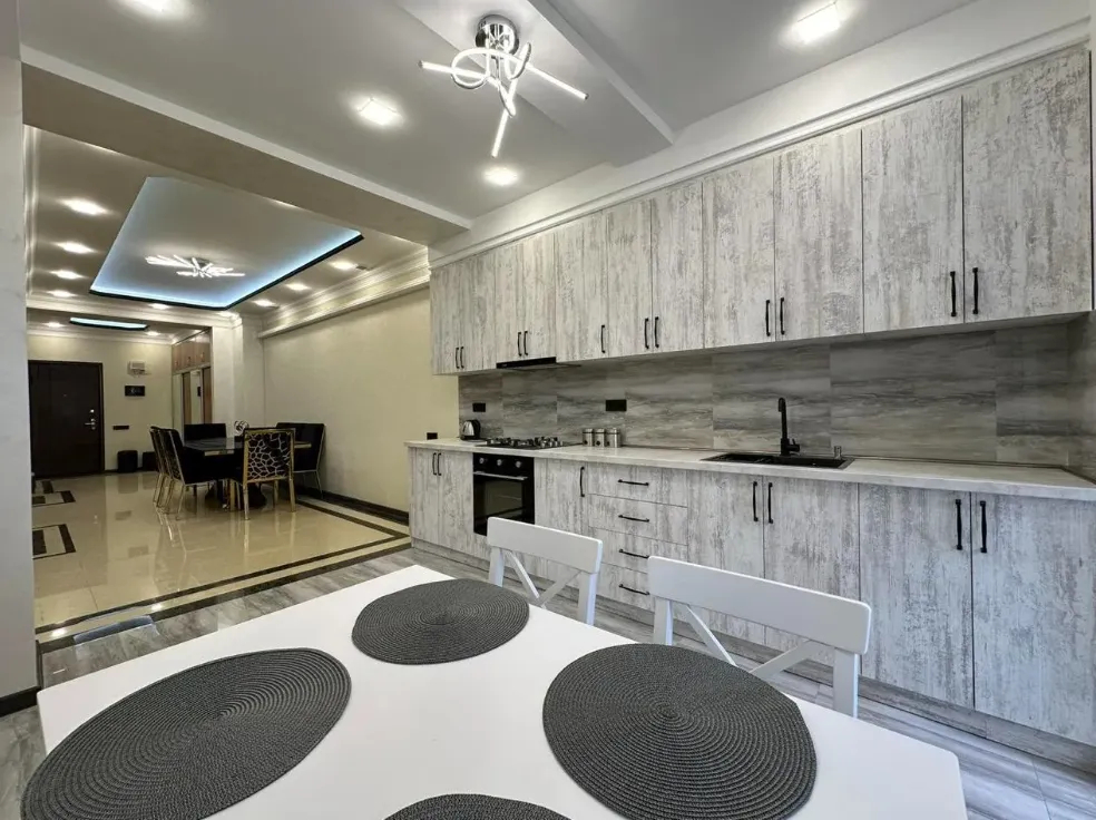 3 սենյականոց բնակարան  Եկմալյան փող, Կենտրոն Երևան, 159809