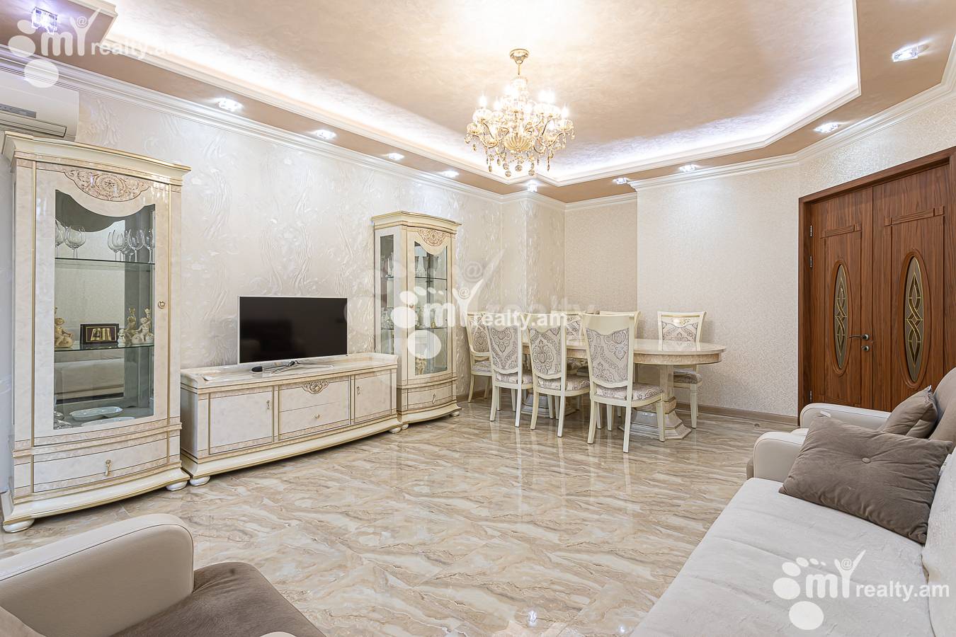 3 bedroom apartment for rent Antarayin St, Center Yerevan, 156854