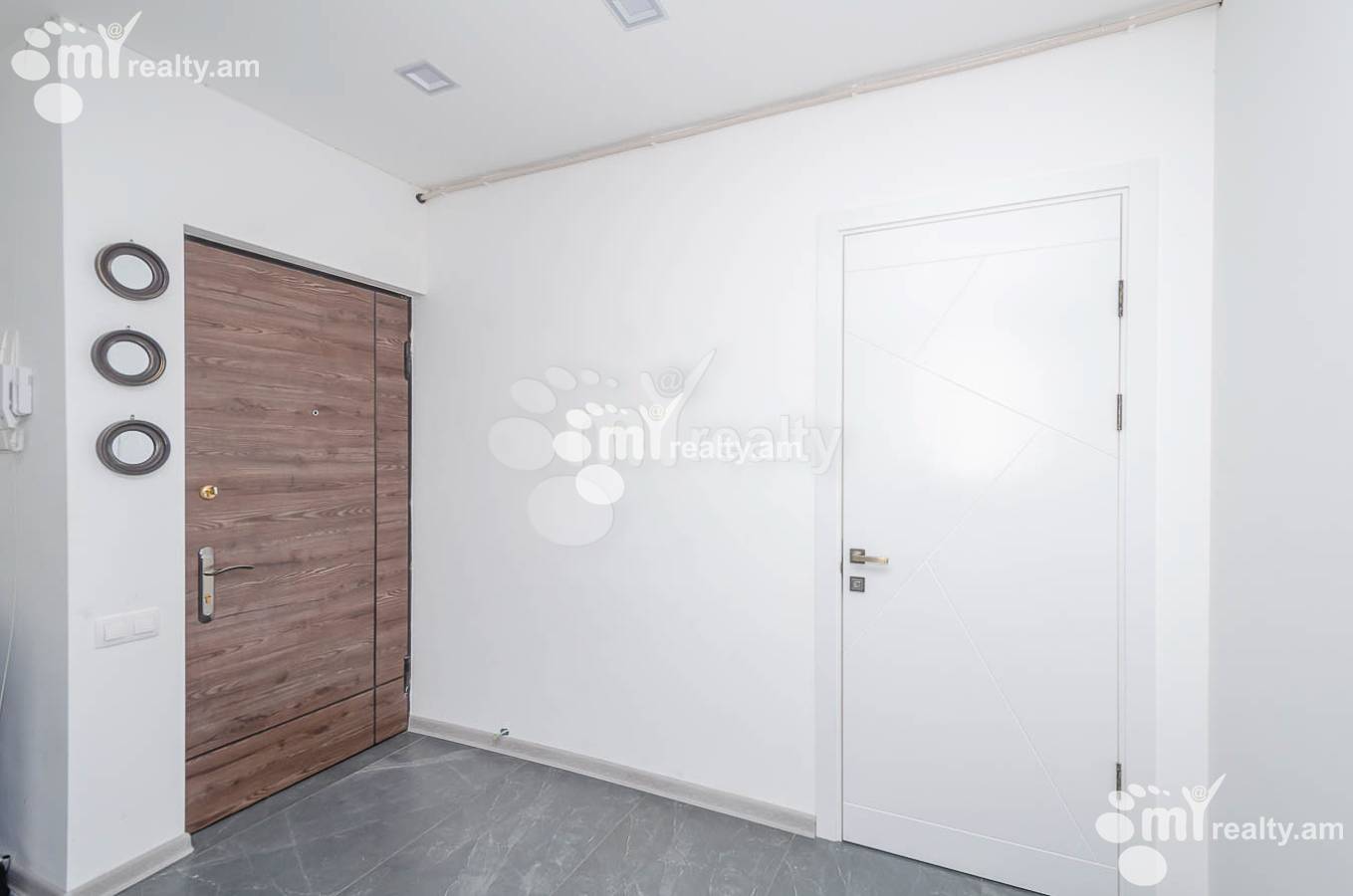 3 bedroom apartment for sale Antarayin, L.Azgaldyan street,, Center Yerevan, 151968