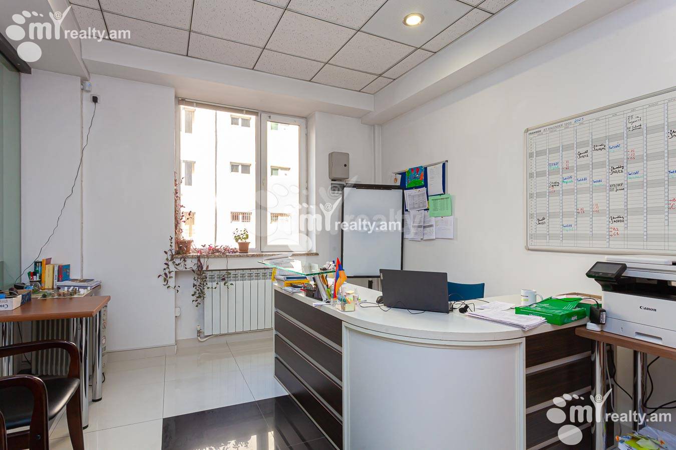 Снять коммерческoе помещение Мгер Мкртчян ул, Центр Ереван, 156329