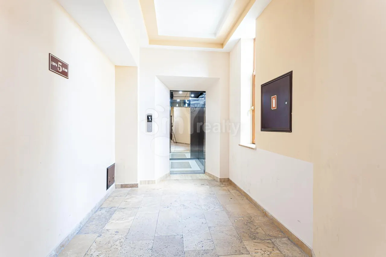 3 bedroom apartment for sale rue d'Abovyan, Center Yerevan, 157552