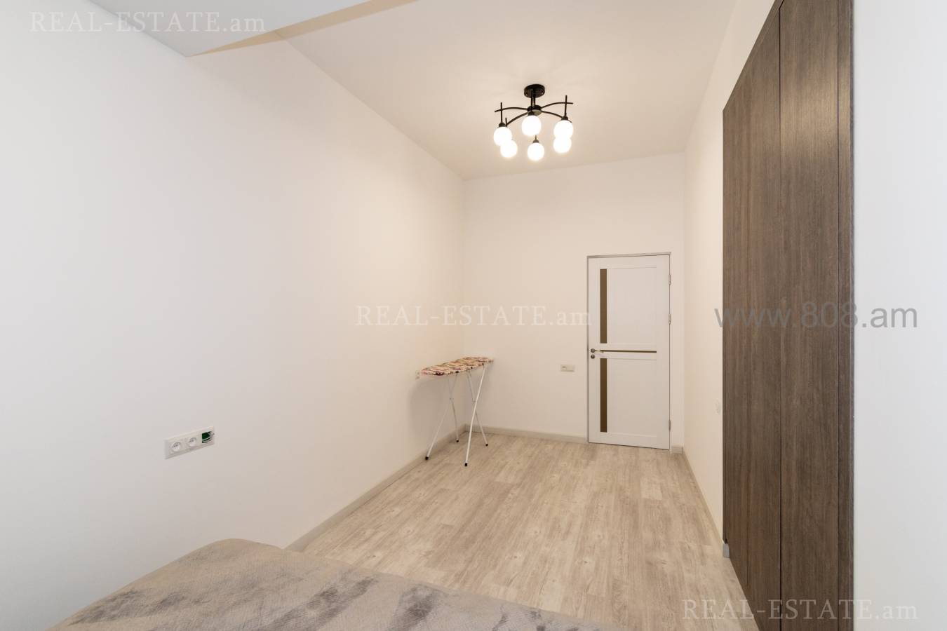 4 սենյականոց բնակարան  Անտառային փող, Կենտրոն Երևան, 125973