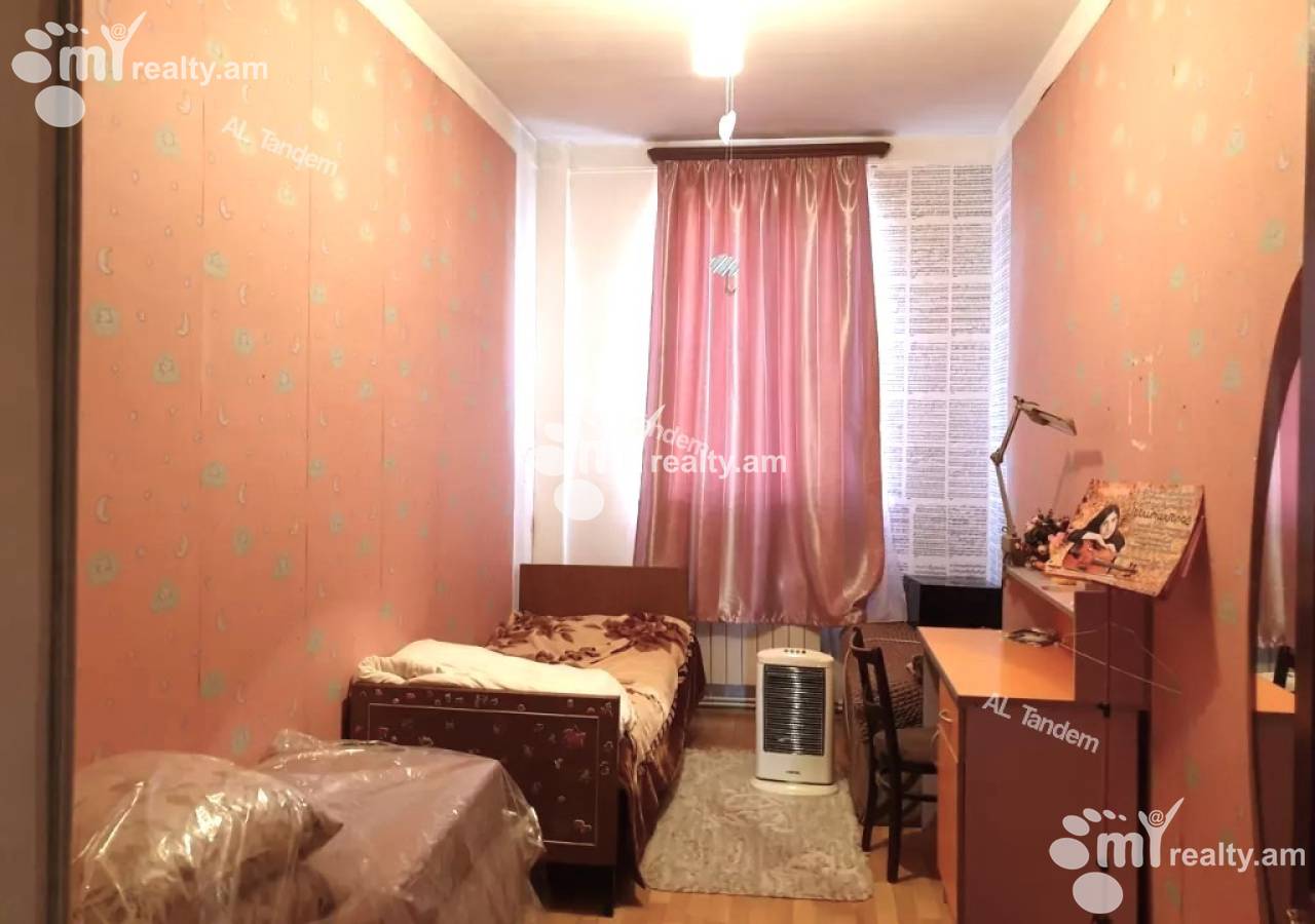 House for sale Aghyusagorcner  St, Center Yerevan, 147995