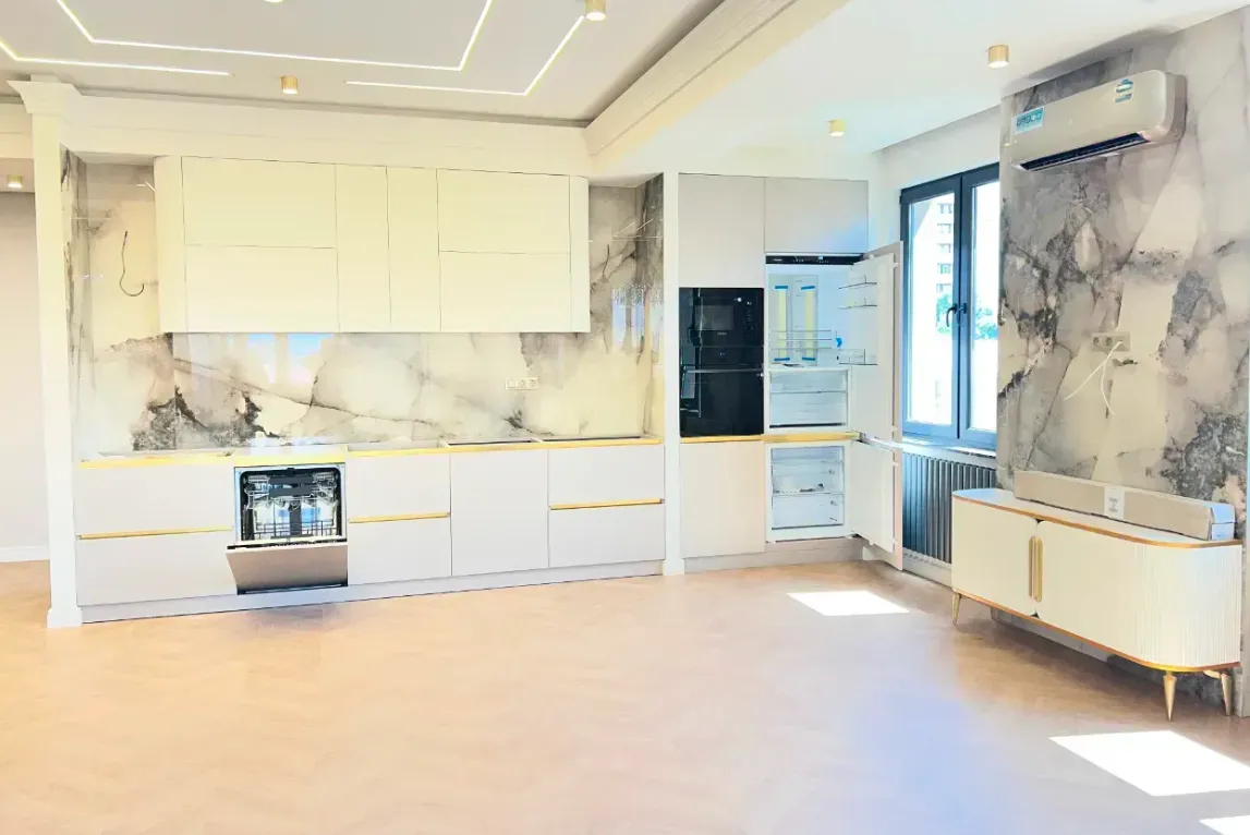 3 bedroom apartment for sale Arghutyan St, Arabkir Yerevan, 161046
