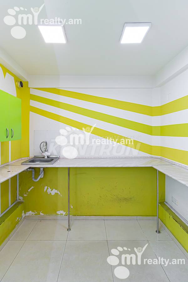 Снять коммерческoе помещение Корюн ул, Центр Ереван, 153681