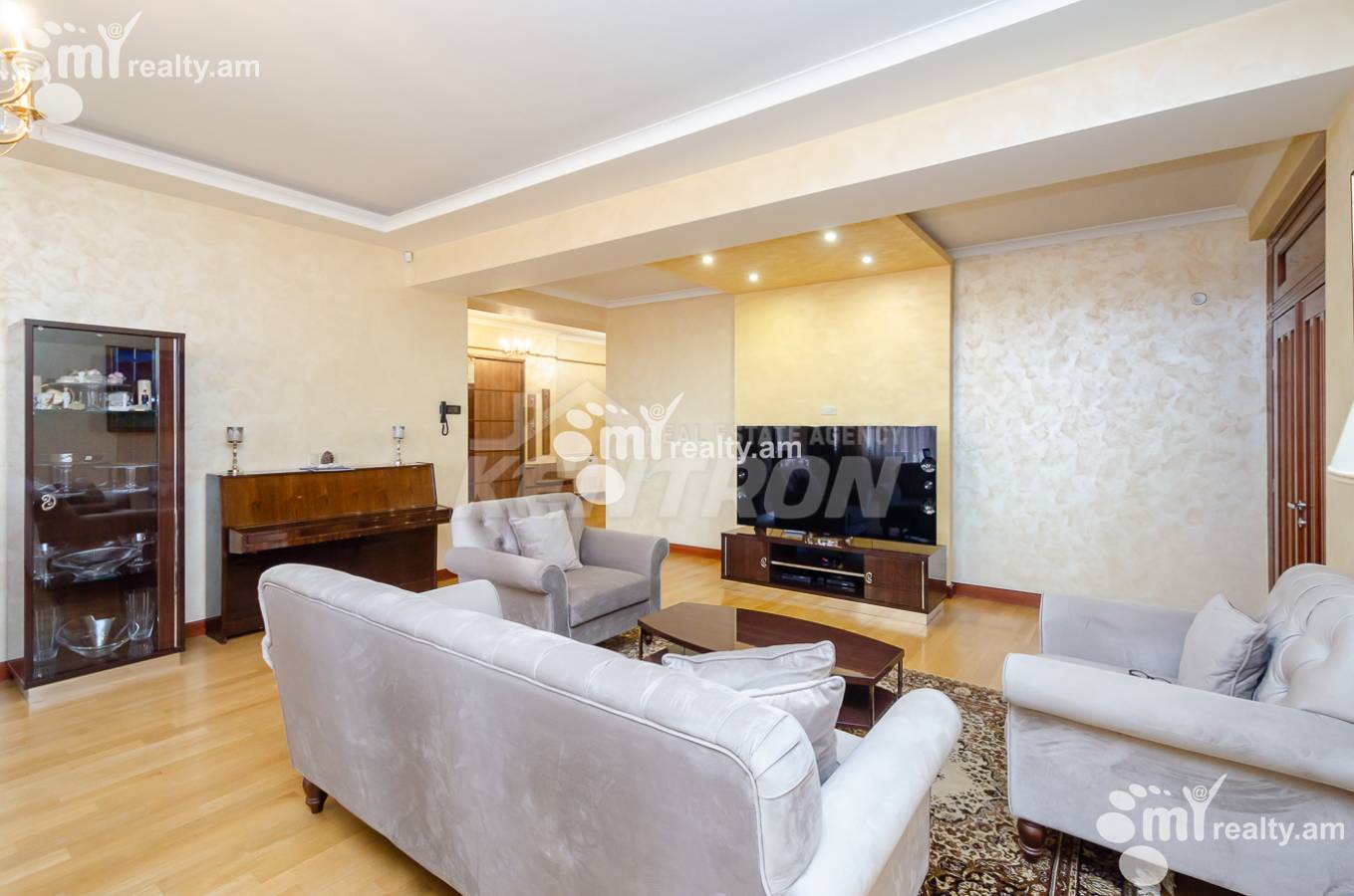 4 bedroom apartment for sale خیابان ماشتوتس, مرکز شهر ایروان, 151752