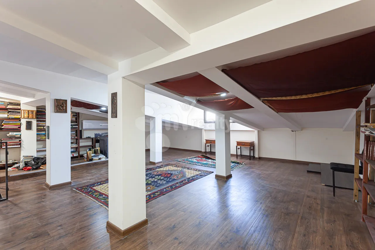 House for sale خیابان فیسکولتورنیکِر, مرکز شهر ایروان, 157326