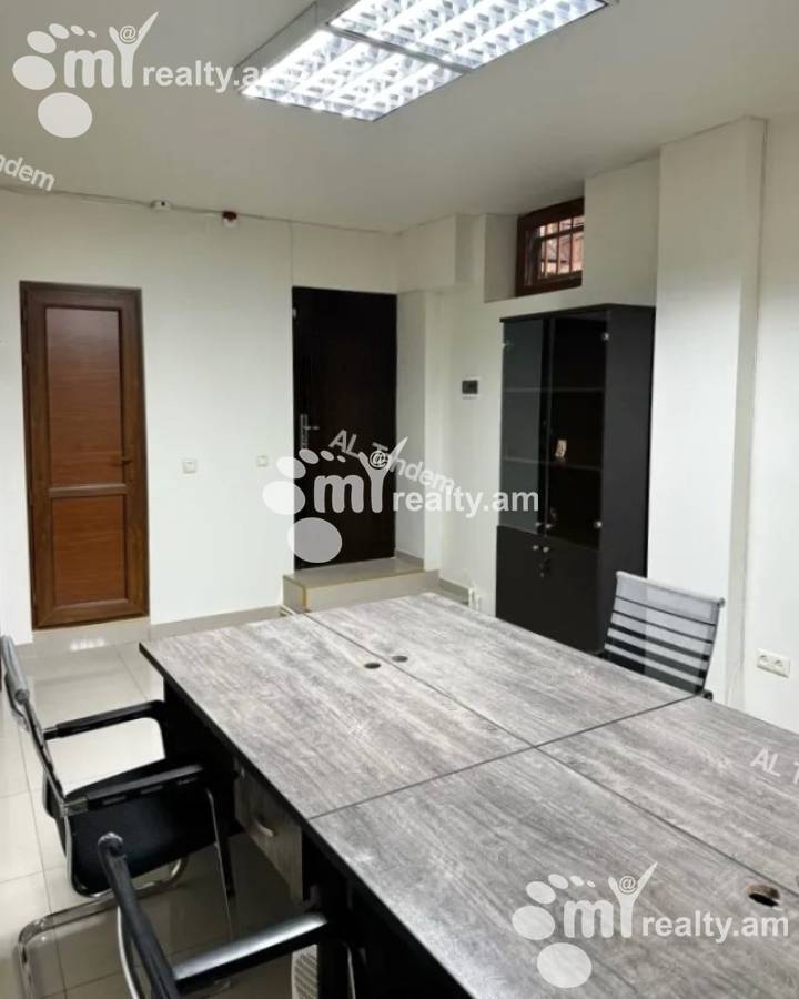 Commercial property for rent Khanjyan St, Center Yerevan, 153870