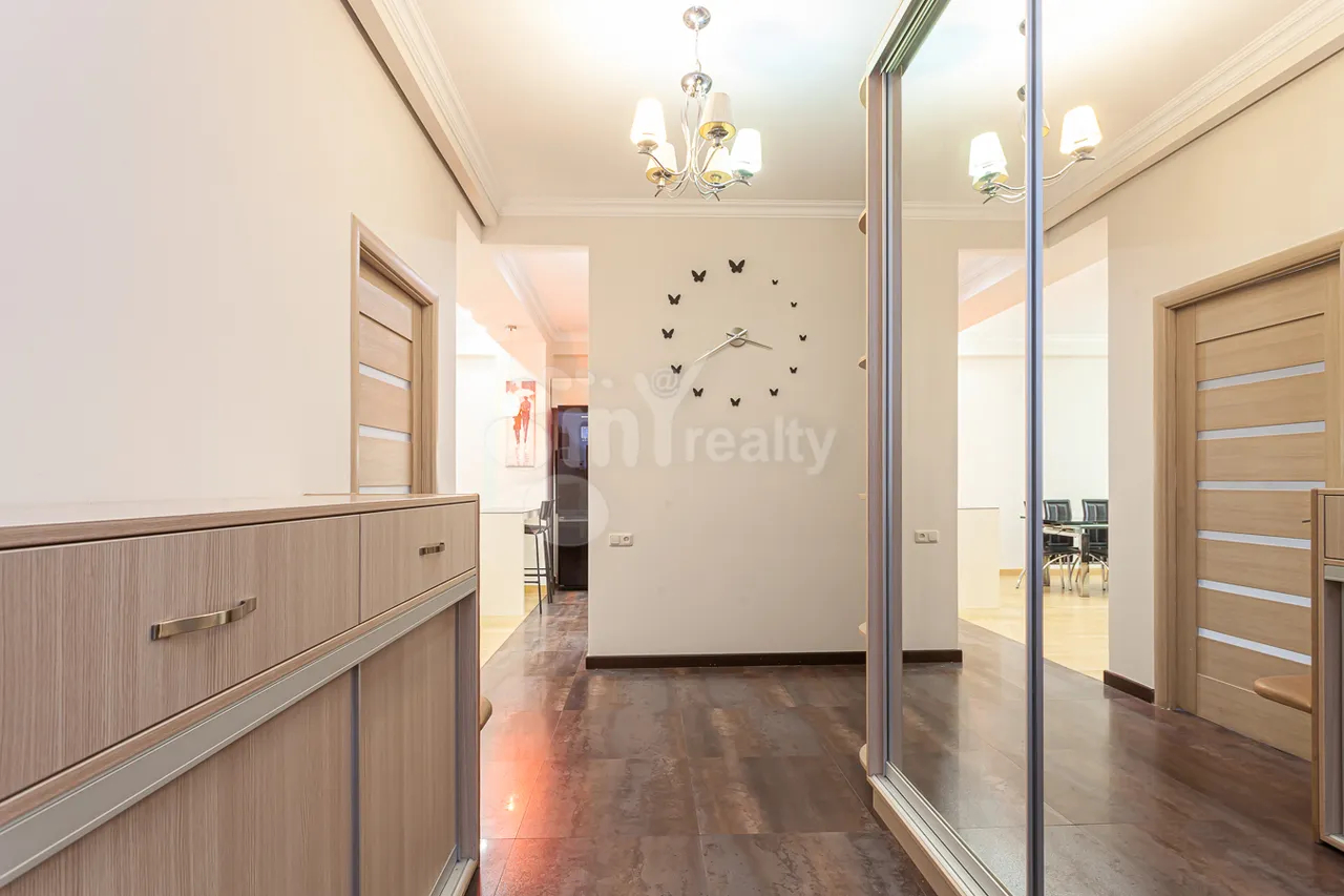 3 bedroom apartment for sale Aram St, Center Yerevan, 157332