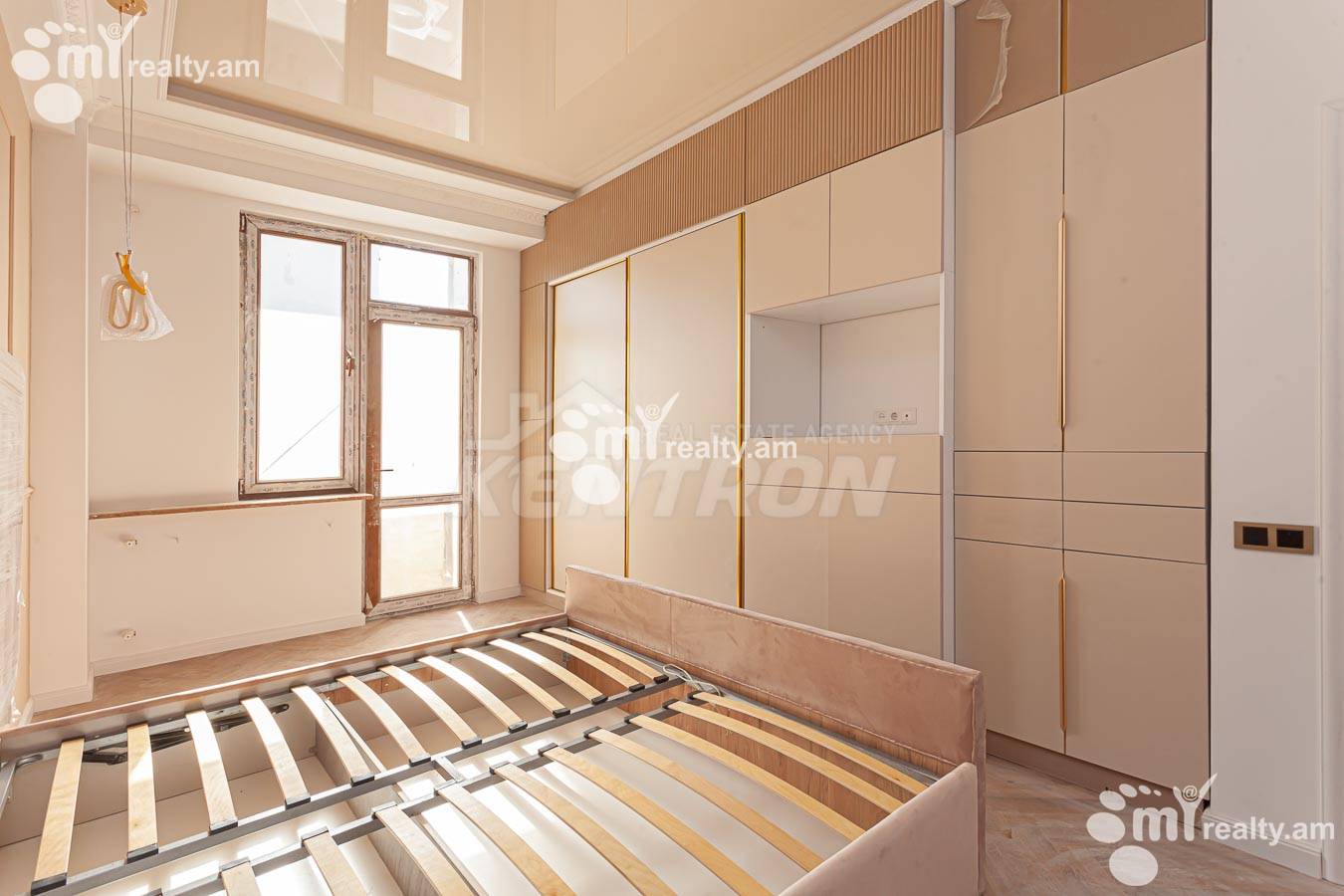 Купить 4 комнатную квартиру Адонц ул, Арабкир Ереван, 155048