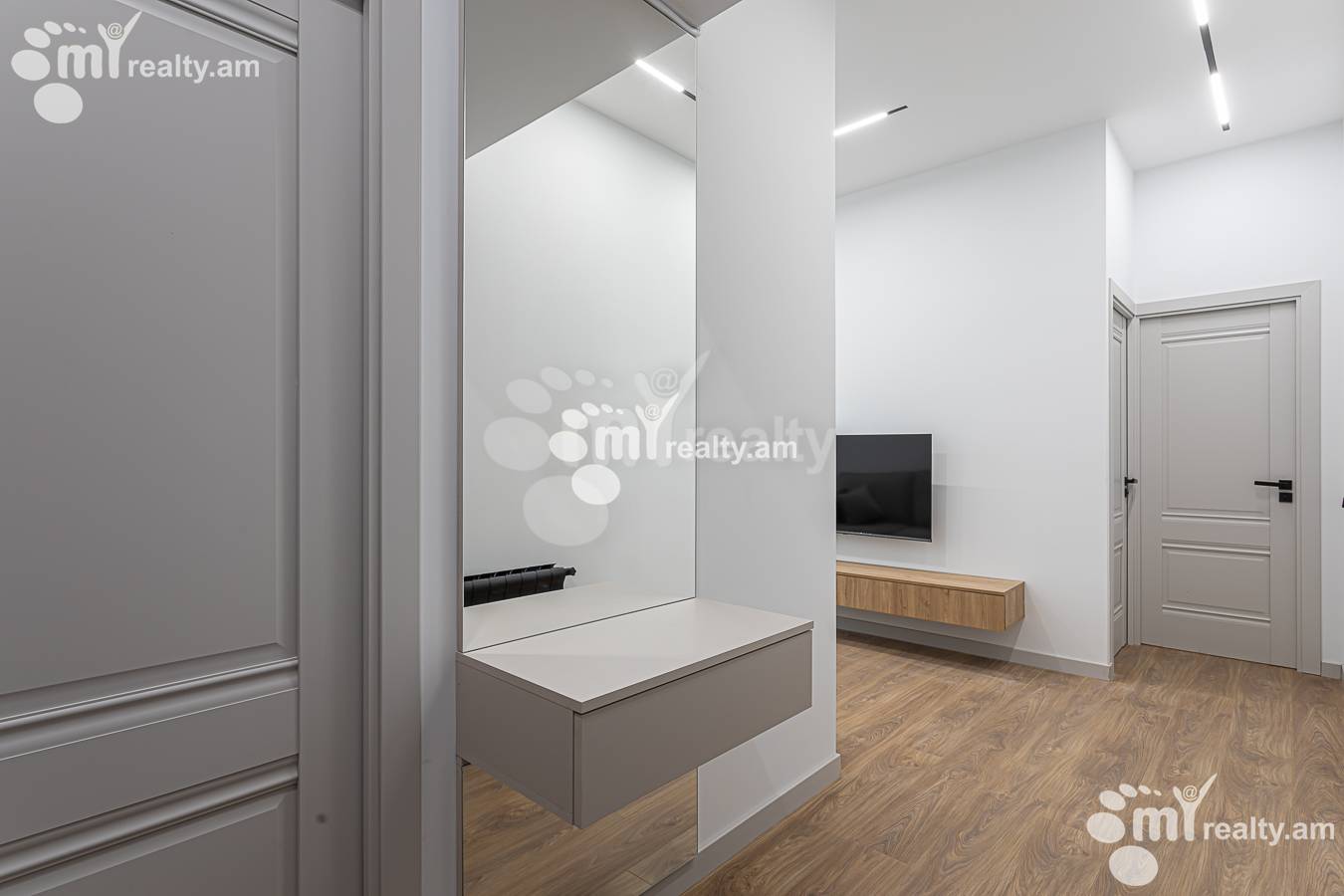 3 bedroom apartment for sale خیابان هانراپتوتیان کوچه 2, مرکز شهر ایروان, 156918