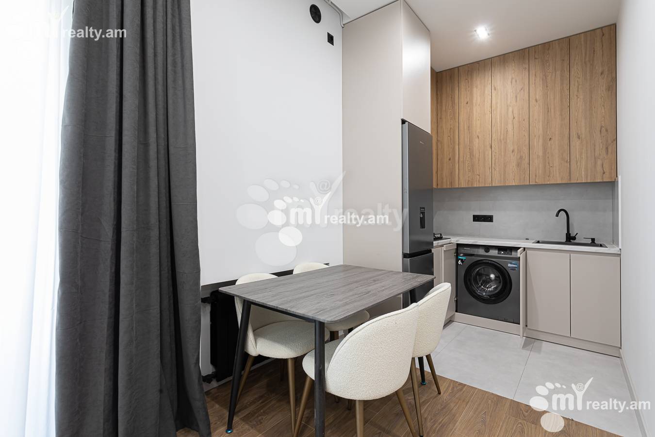 3 bedroom apartment for sale خیابان هانراپتوتیان کوچه 2, مرکز شهر ایروان, 156918