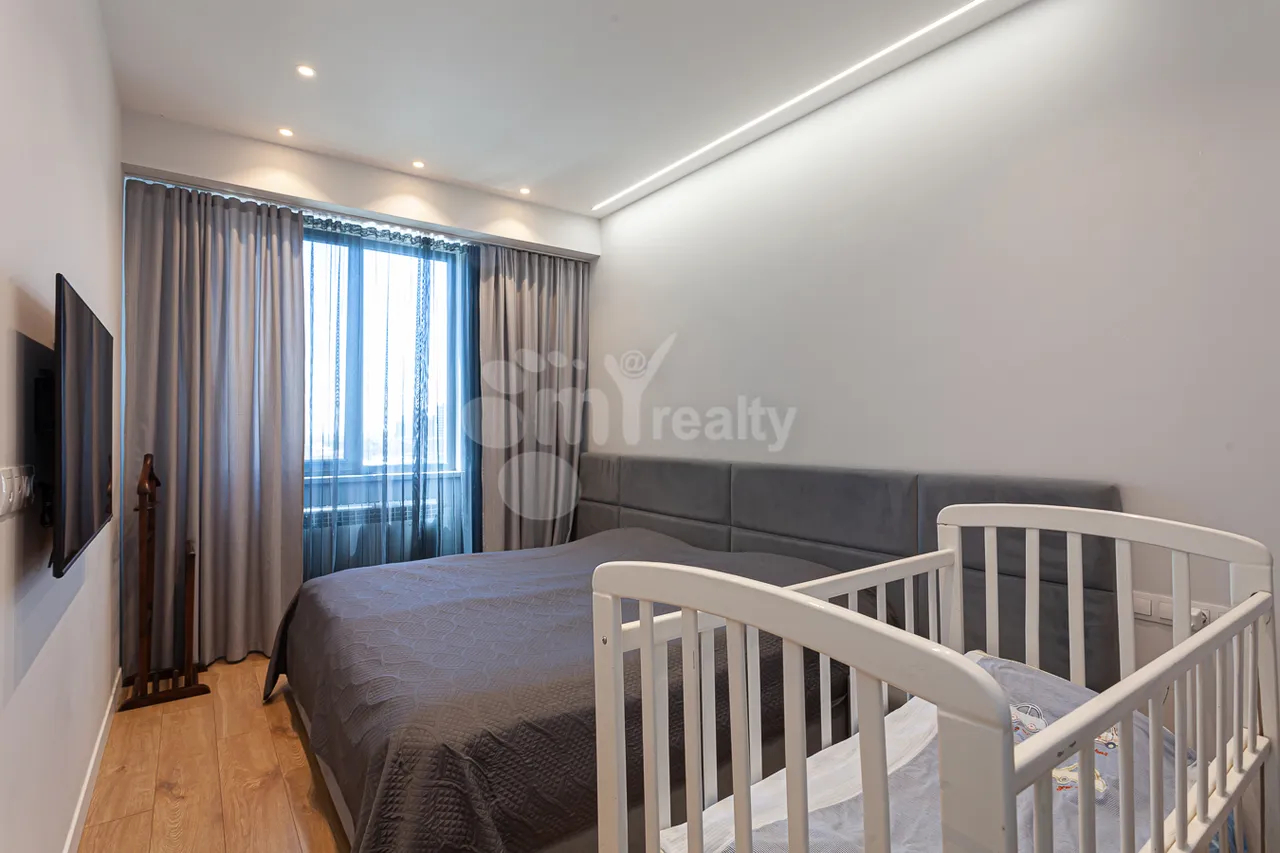 3 bedroom apartment for sale Rostom St, Center Yerevan, 161243