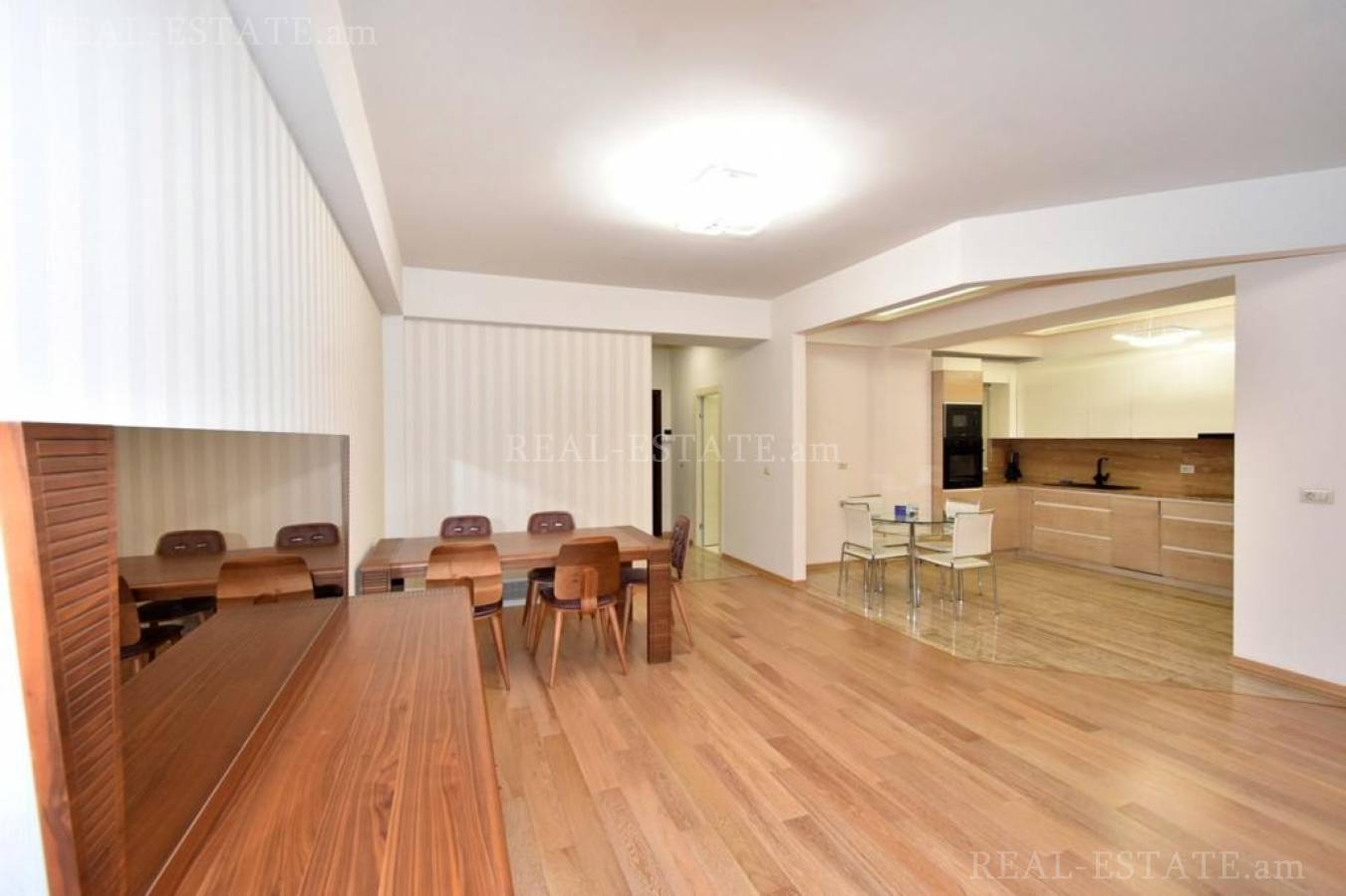 4 bedroom apartment for rent Leo St, Center Yerevan, 128238