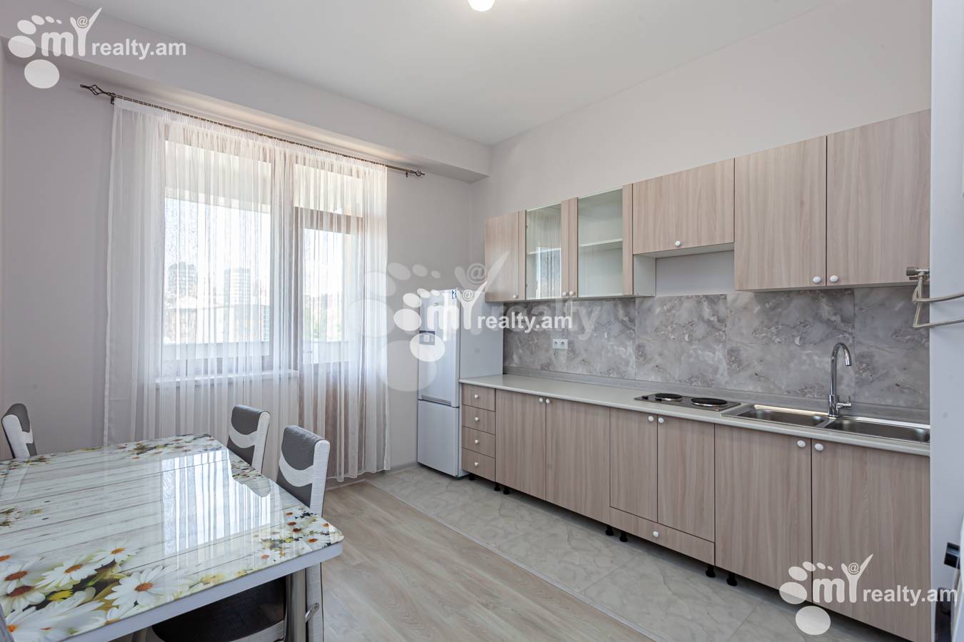 Снять 3 комнатную квартиру Айрик Мурадян улица, Арабкир Ереван, 150427