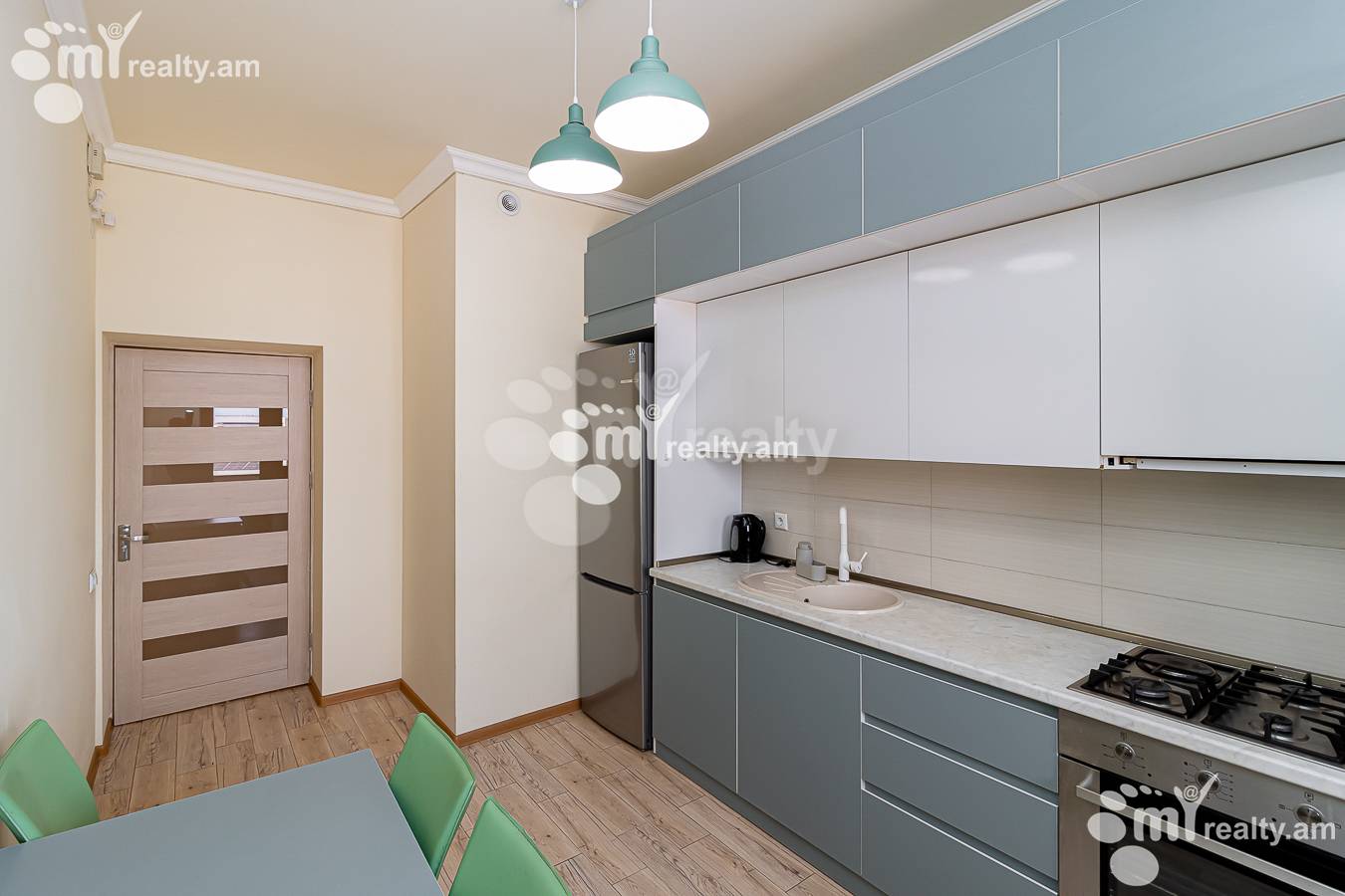 3 սենյականոց բնակարան  Ծարավ Աղբյուրի փող., Ավան Երևան, 148129