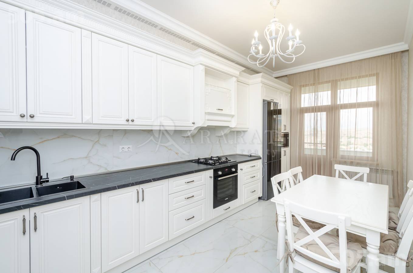 4 bedroom apartment for sale خیابان واهر. پاپازیان, عربگیر ایروان, 151947