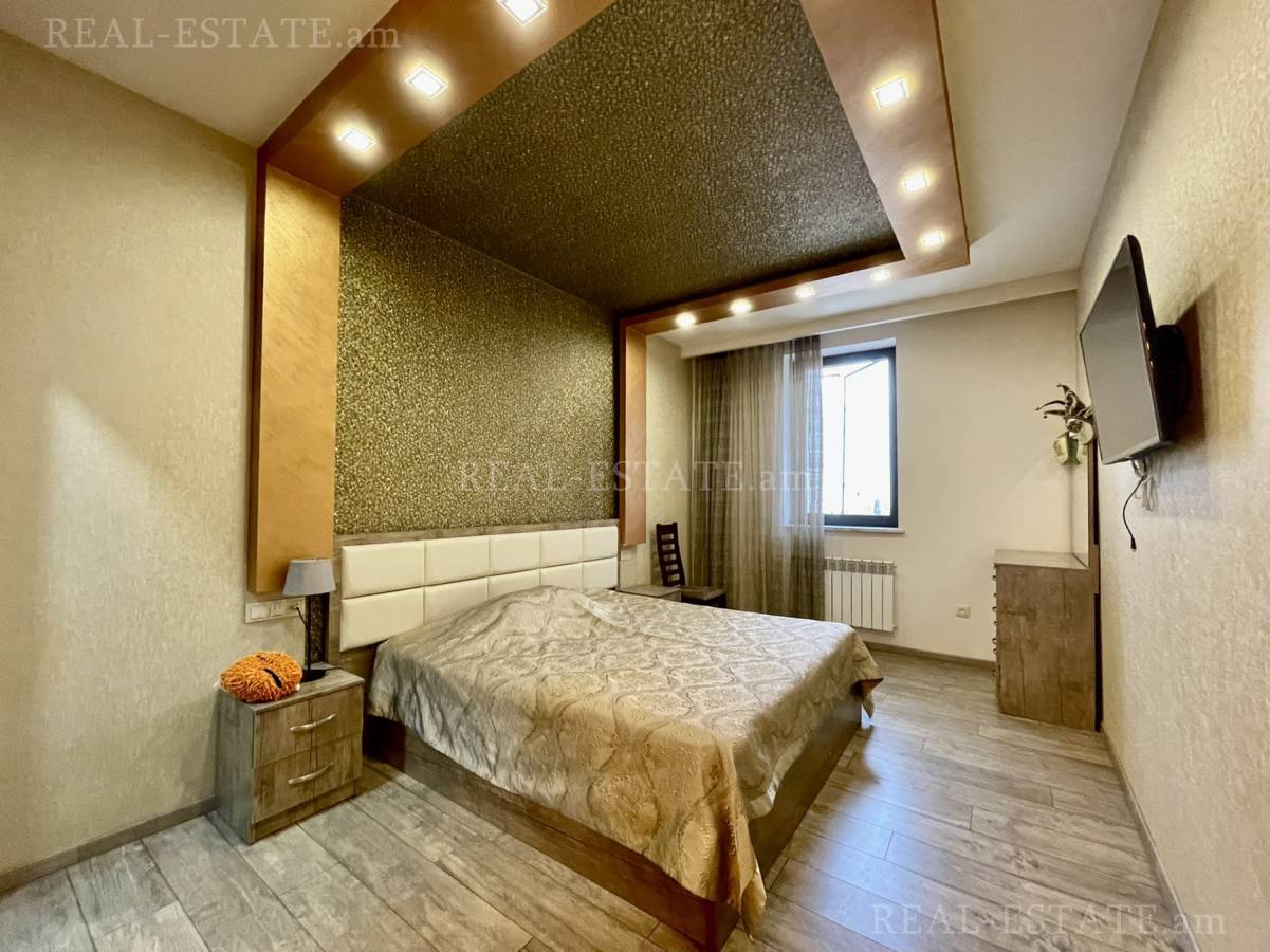 3 bedroom apartment for rent Antarayin St, Center Yerevan, 136837