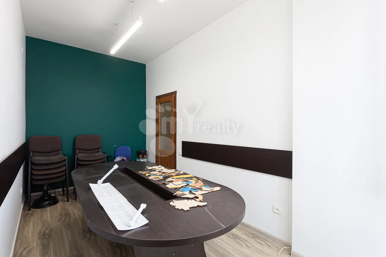 Commercial property for rent V.Papazyan St, Arabkir Yerevan, 160453
