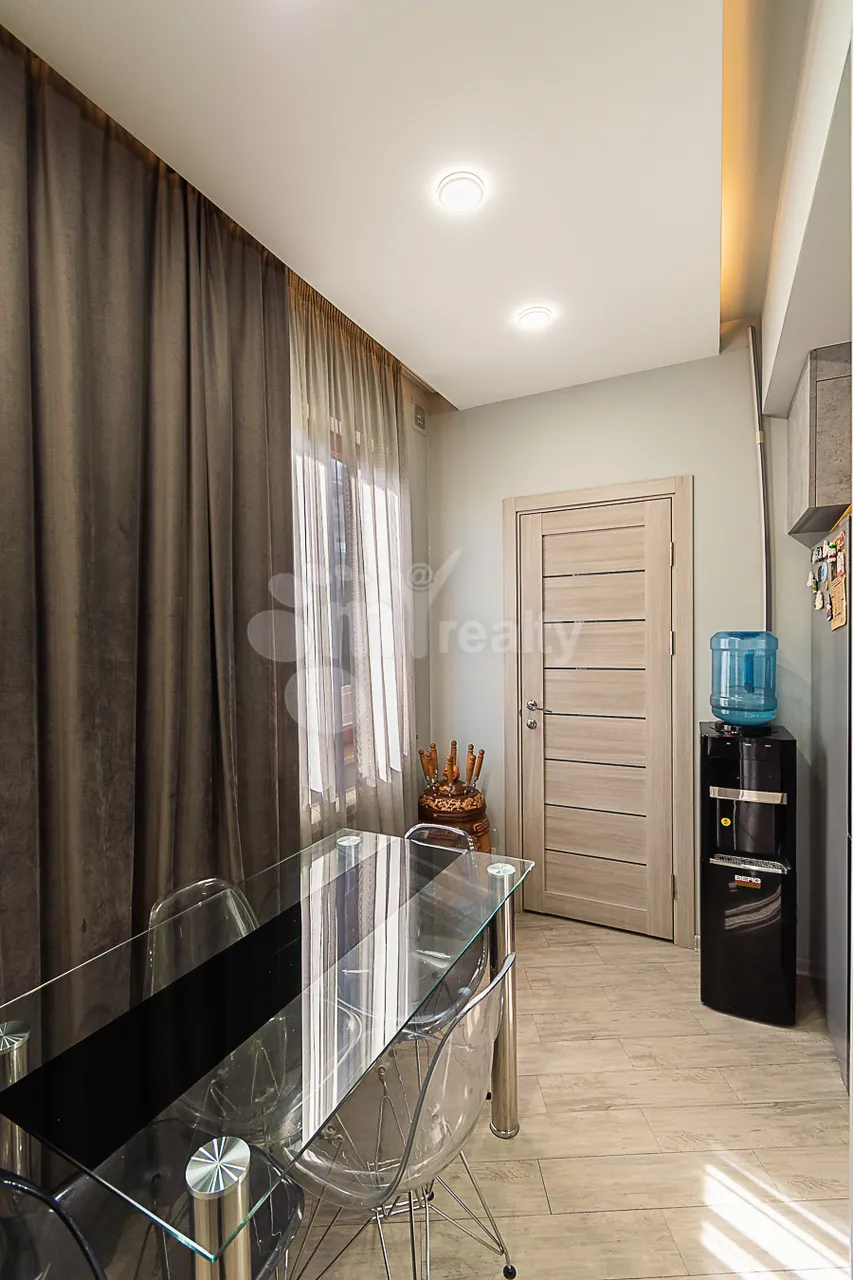 4 bedroom apartment for sale Paronyan St, Center Yerevan, 161626