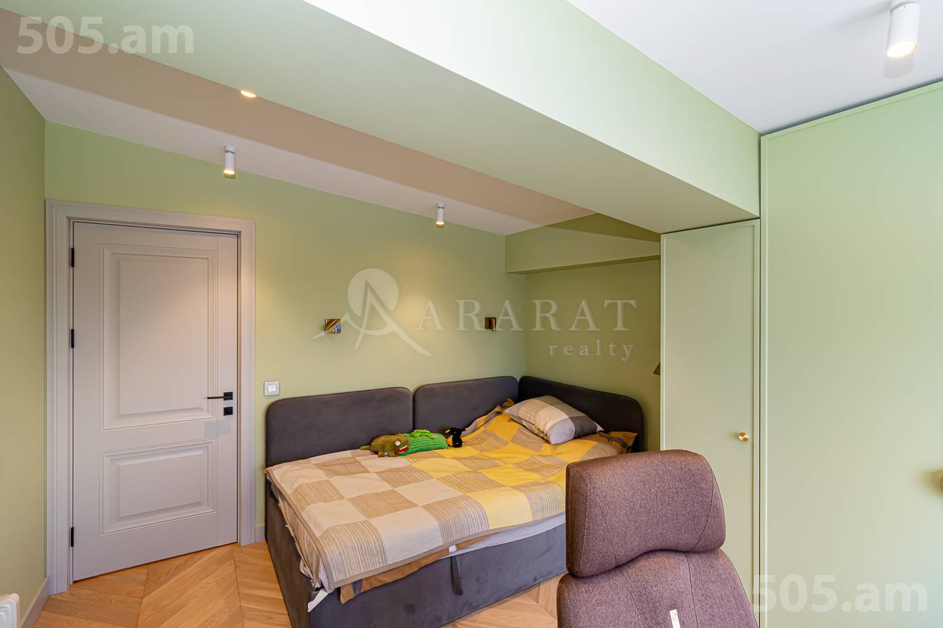 4 bedroom apartment for sale Antarayin St, Center Yerevan, 149367