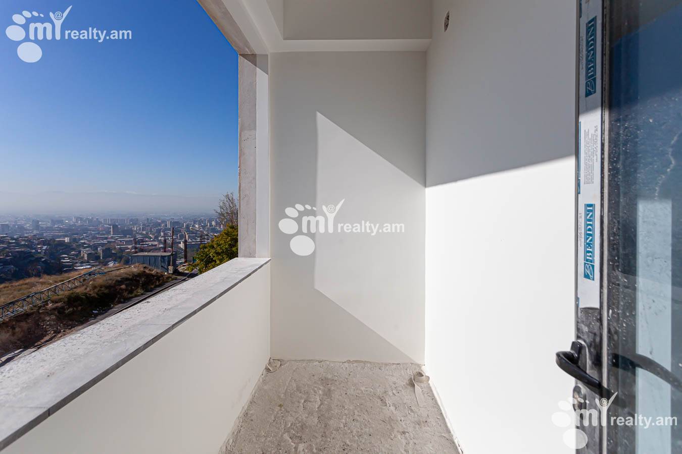 3 սենյականոց բնակարան  Գոգոլի փող., Քանաքեռ-Զեյթուն Երևան, 152809