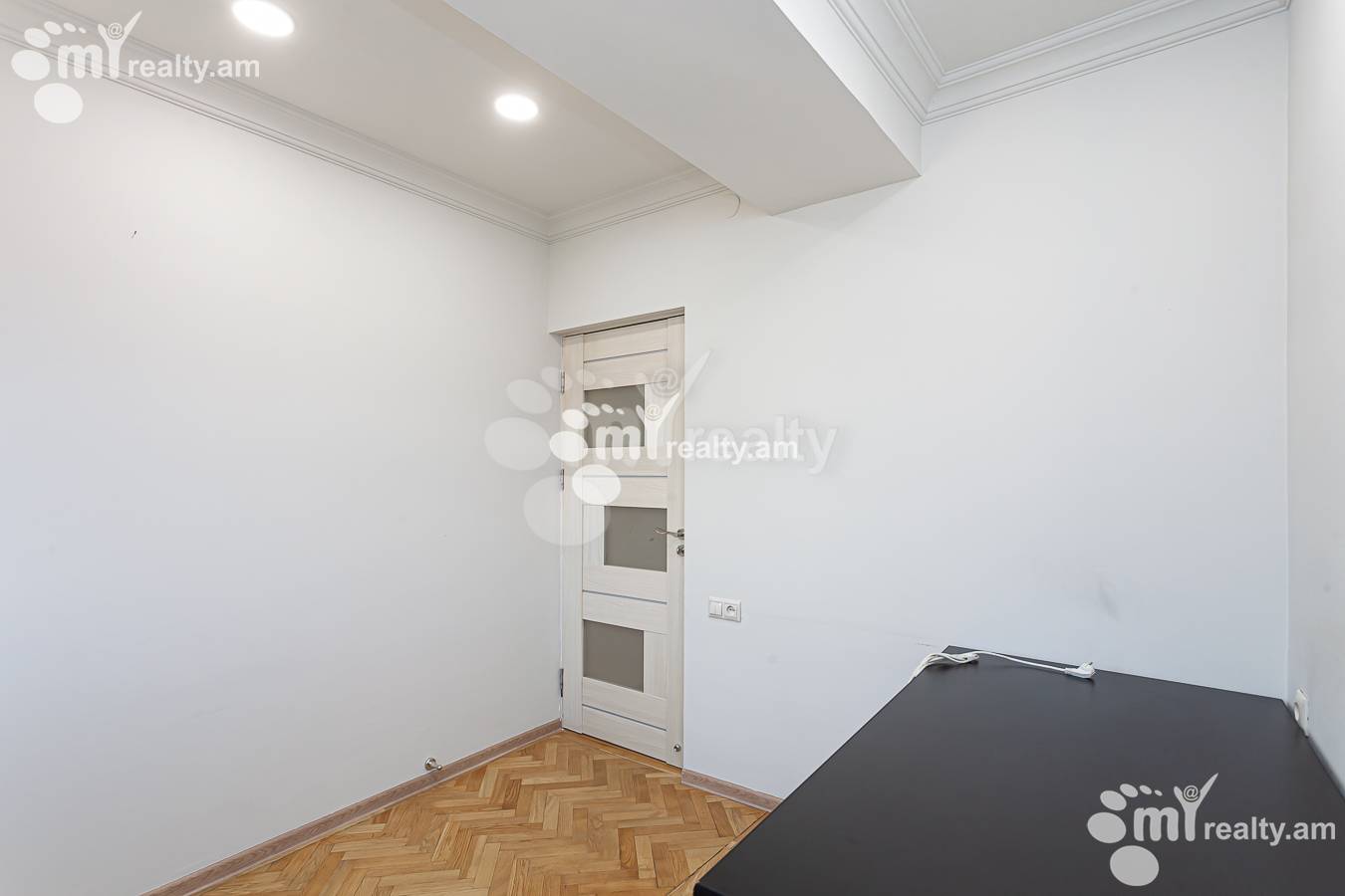 Снять 4 комнатную квартиру Лалаянц, Центр Ереван, 152479