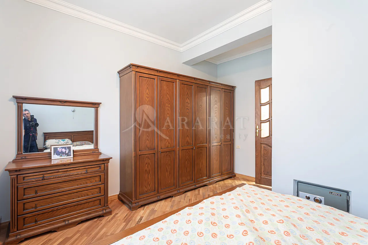 3 bedroom apartment for sale Mashtots Ave, Center Yerevan, 157494