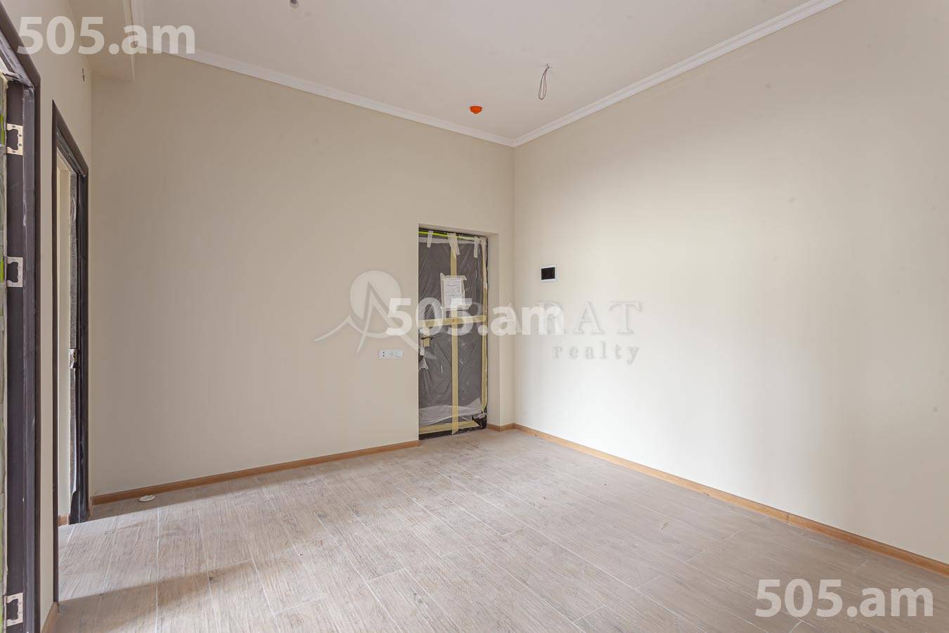 4 սենյականոց բնակարան  Մ․ Մելքոնյան փող, Կենտրոն Երևան, 155078