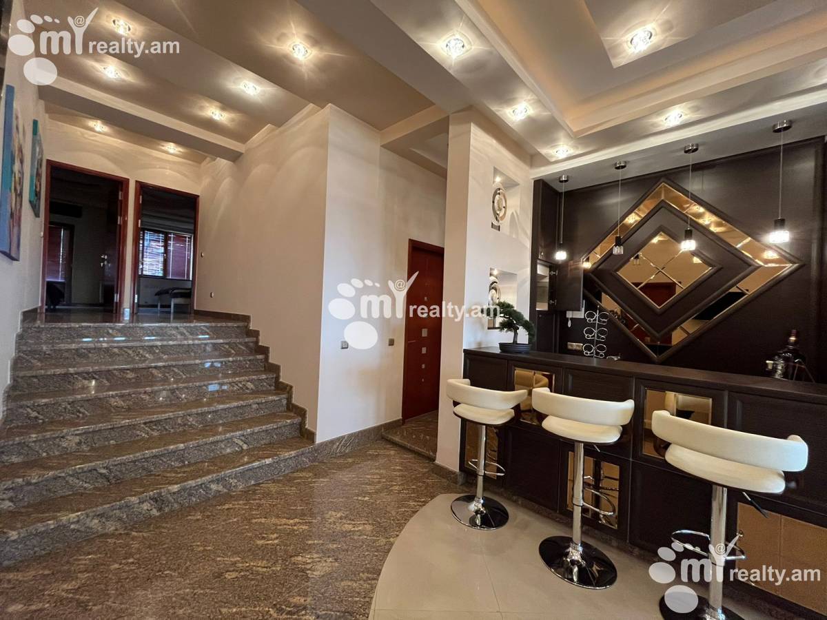 5 bedroom apartment for sale خیابان آنتارایین, مرکز شهر ایروان, 156791