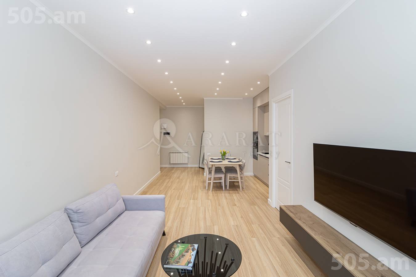 Купить 2 комнатную квартиру Арам ул, Центр Ереван, 148383