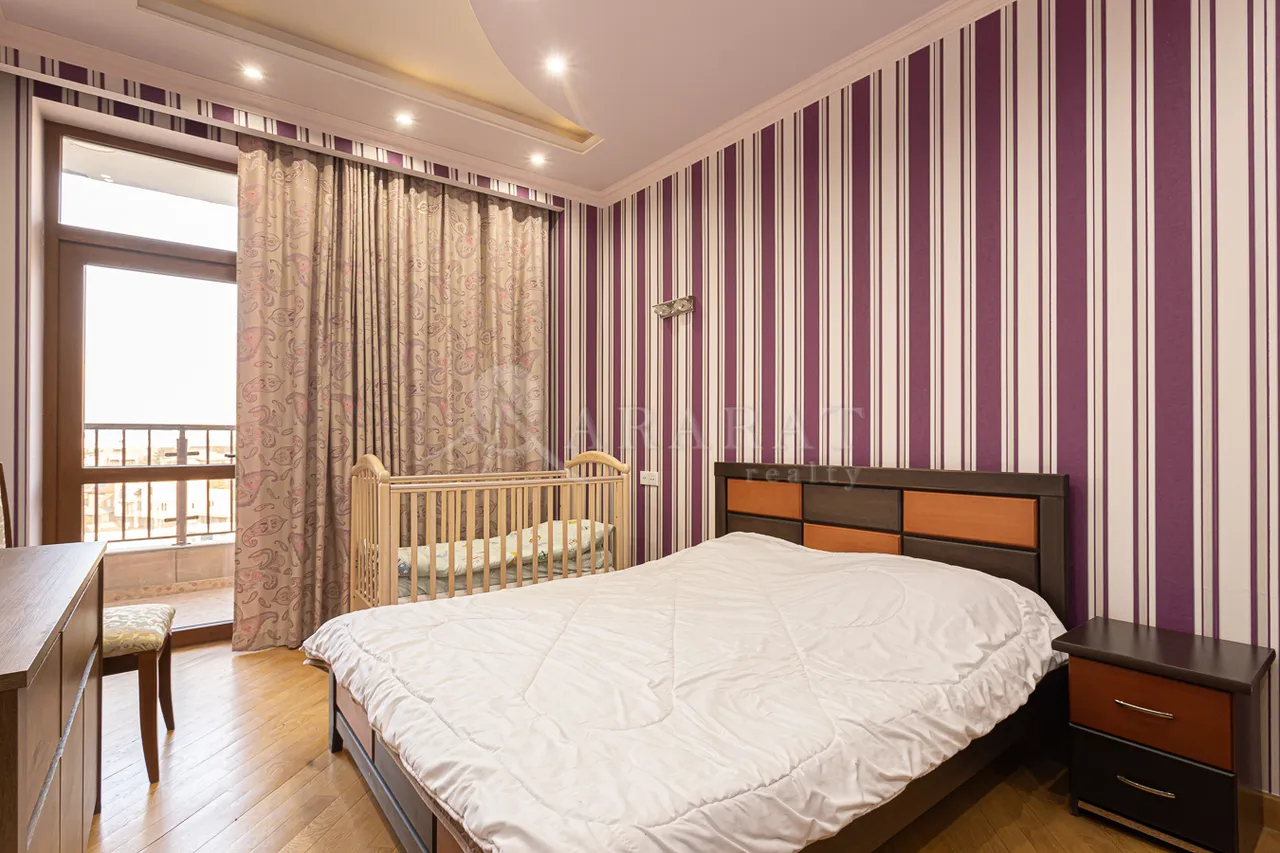 3 սենյականոց բնակարան վարձով Սայաթ-Նովայի պող, Կենտրոն Երևան, 158874