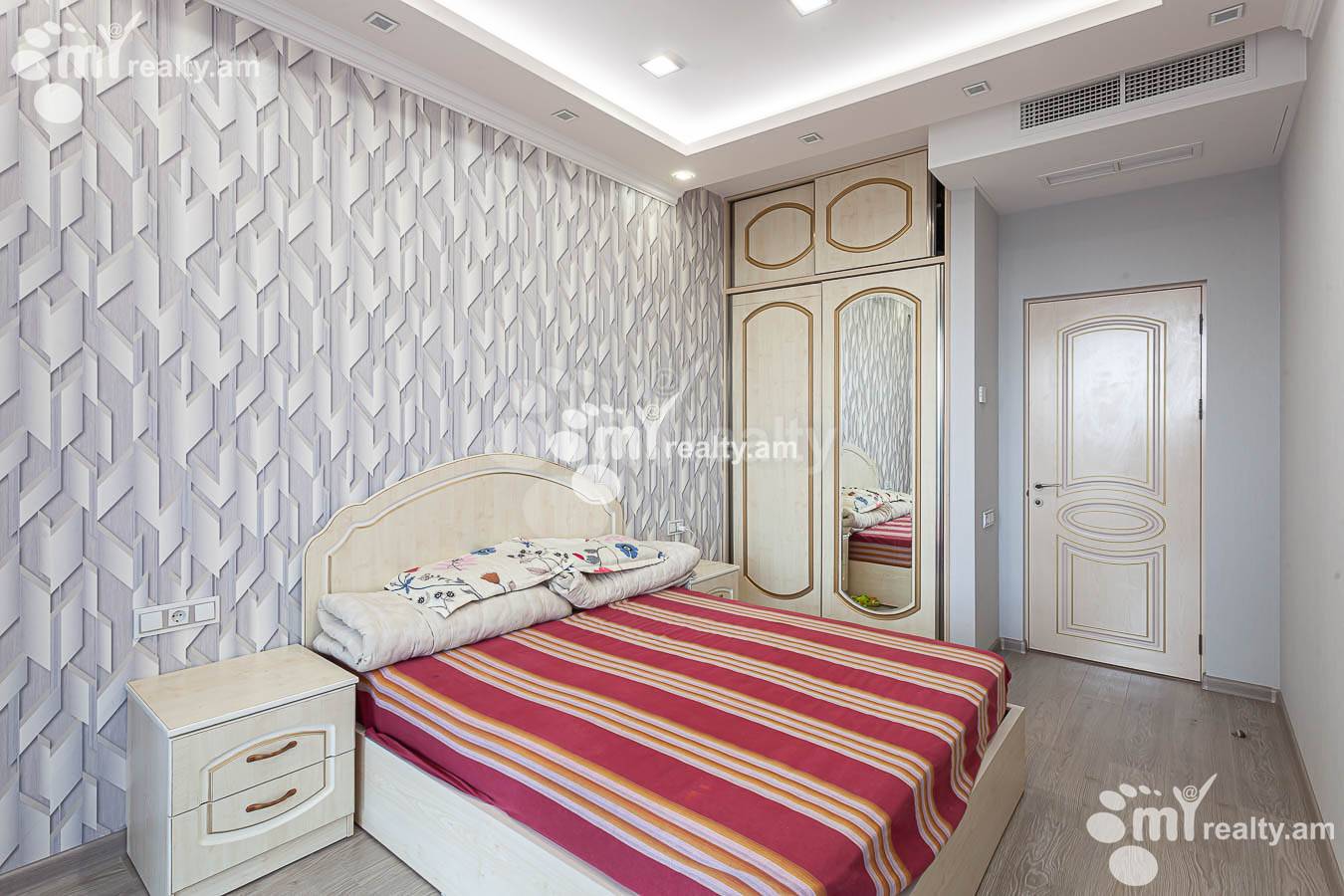 Купить 5 комнатную квартиру Сасна Црер ул., Давташен Ереван, 153655