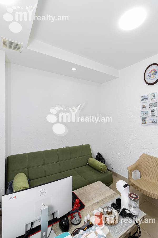 Commercial for sale خیابان هامباردزومیان, عربگیر ایروان, 155322