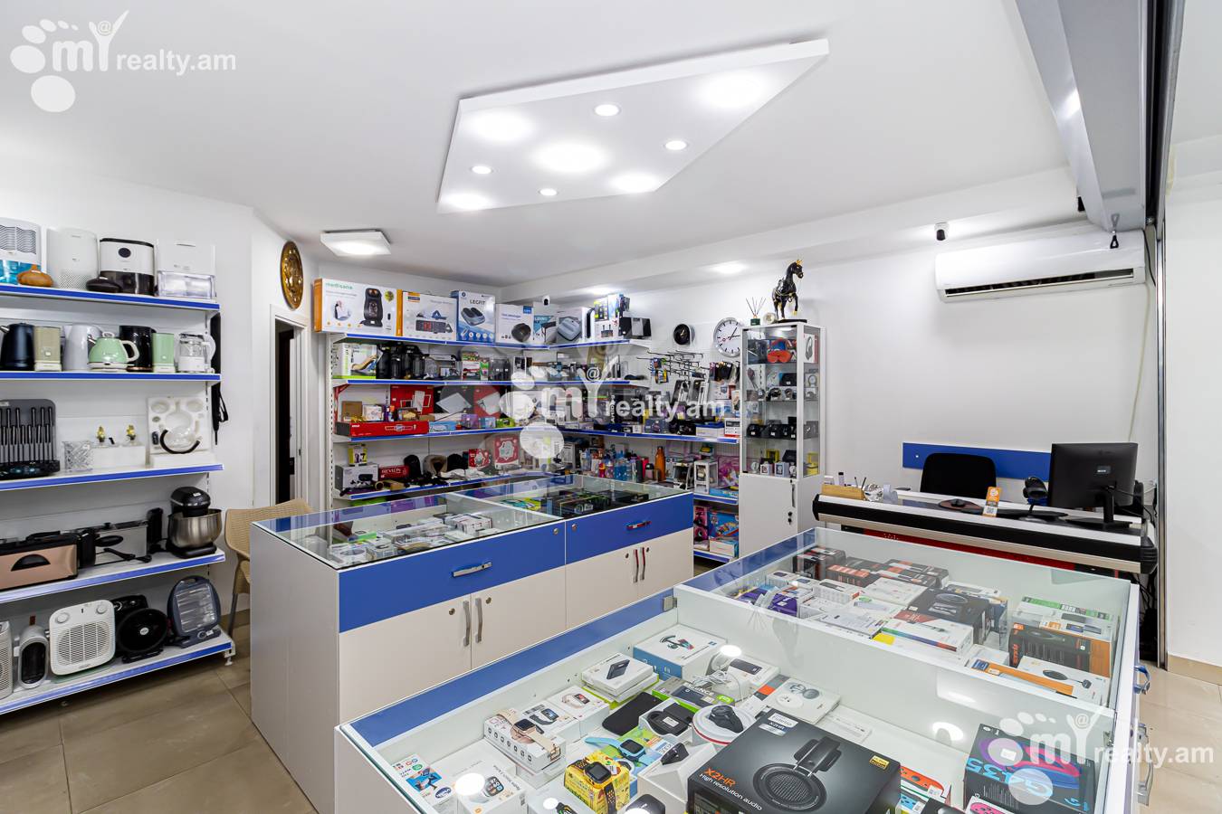 Commercial for sale خیابان هامباردزومیان, عربگیر ایروان, 155322