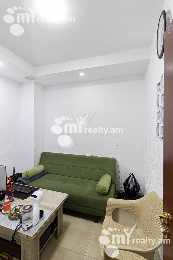 Commercial for sale خیابان هامباردزومیان, عربگیر ایروان, 155322