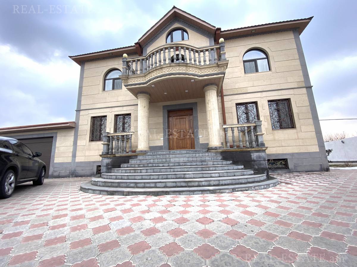 Купить дом Таиров ул., Центр Ереван, 118399