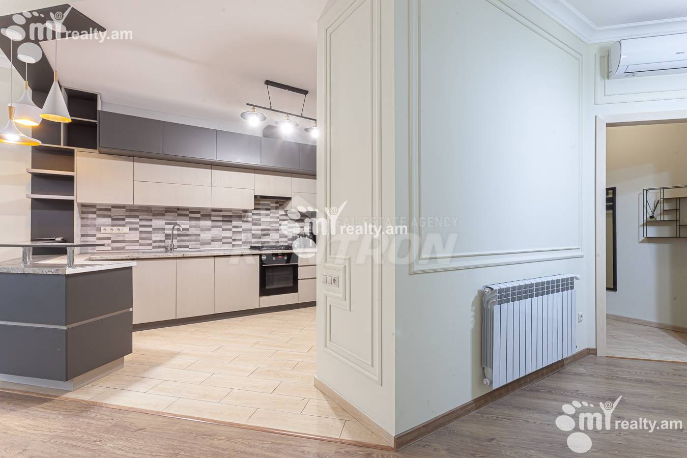 4 bedroom apartment for sale خیابان آنتارایین, مرکز شهر ایروان, 155469