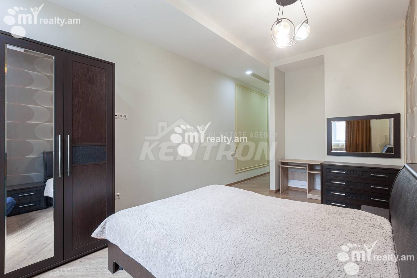 4 bedroom apartment for sale خیابان آنتارایین, مرکز شهر ایروان, 155469