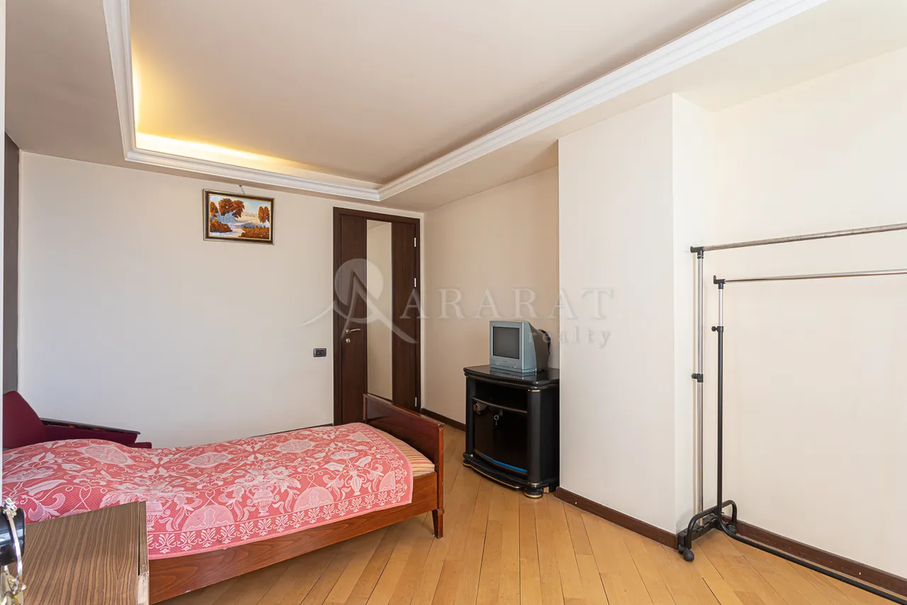 3 bedroom apartment for sale Gyulbenkyan St, Arabkir Yerevan, 157209