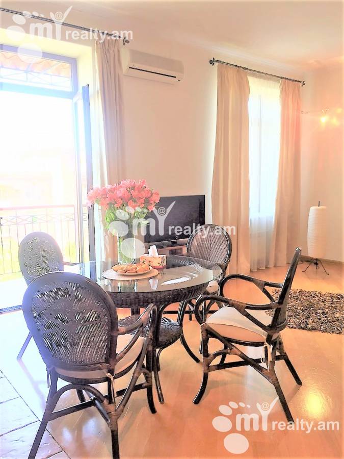 3 սենյականոց բնակարան  Չարենցի փող, Կենտրոն Երևան, 123038