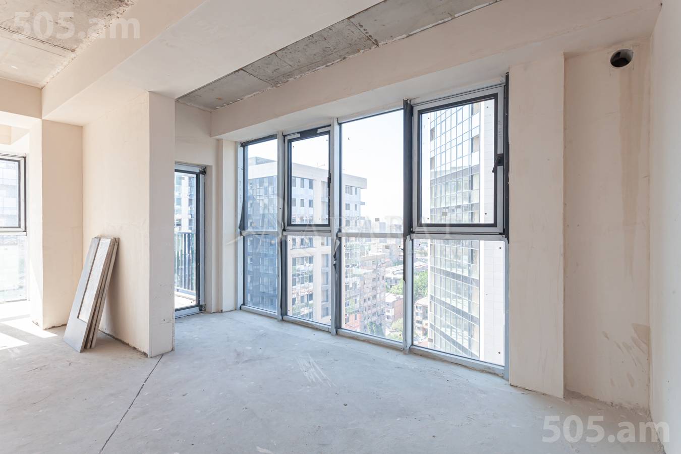 3 սենյականոց բնակարան  Կոմիտասի պող, Արաբկիր Երևան, 152308